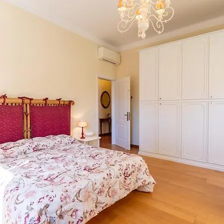 Villa Quiet Oasis, Garden And Italian Charm