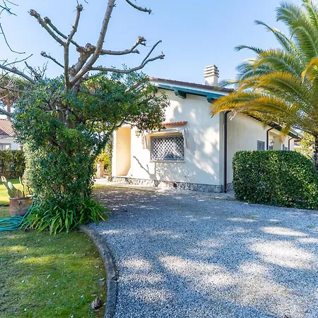 Quiet Oasis, Garden And Italian Charm