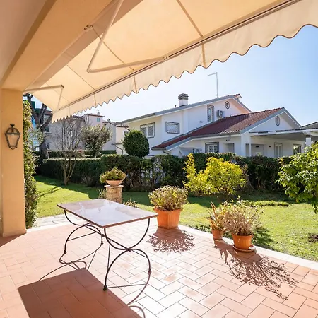 Quiet Oasis, Garden And Italian Charm