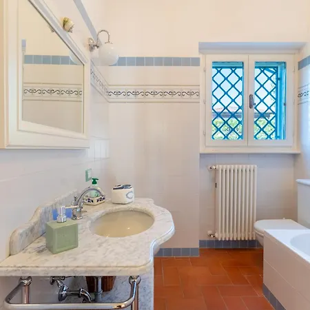 Quiet Oasis, Garden And Italian Charm Villa Forte dei Marmi