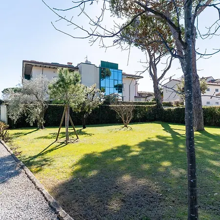 Villa Quiet Oasis, Garden And Italian Charm
